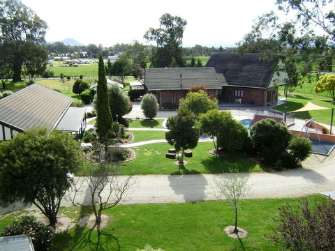Greenvale Holiday Units - Tourism Brisbane 13