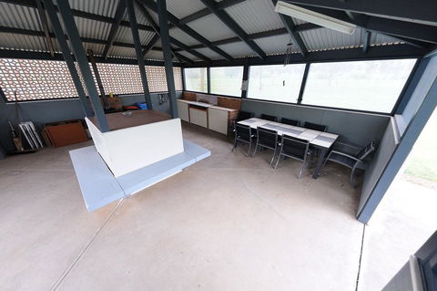Greenvale Holiday Units - Tourism Brisbane 10