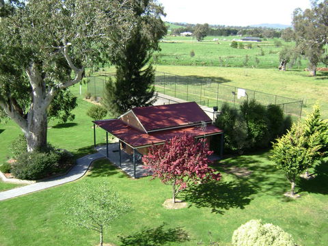 Greenvale Holiday Units - Tourism Brisbane 11