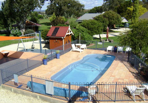 Greenvale Holiday Units - Tourism Brisbane 15