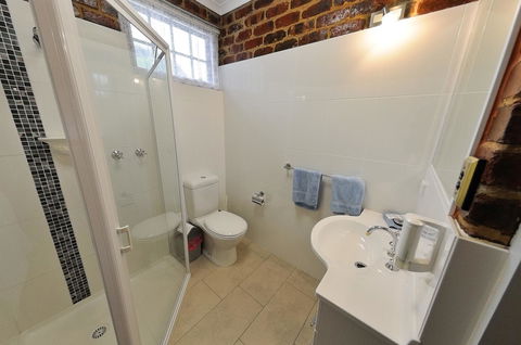 Greenvale Holiday Units - Tourism Brisbane 5