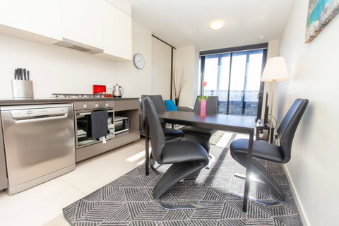 Melbourne SkyHigh Apartments - Brisbane Tourism 8