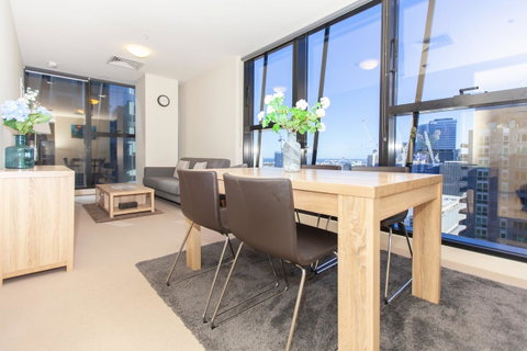 Melbourne SkyHigh Apartments - Brisbane Tourism 4