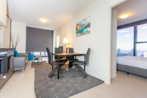 Melbourne SkyHigh Apartments - Brisbane Tourism 7