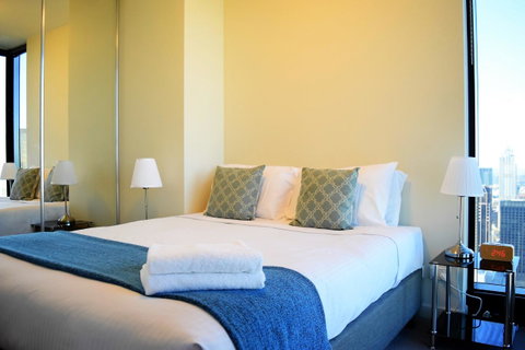 Melbourne SkyHigh Apartments - Brisbane Tourism 24