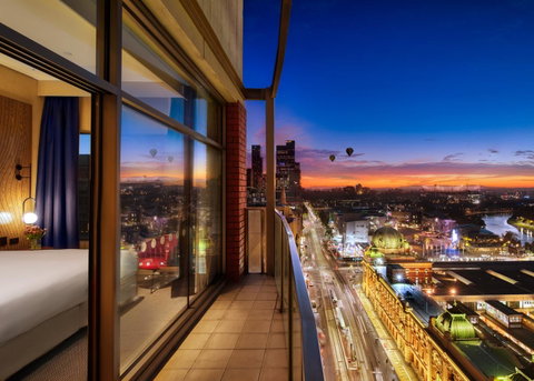 DoubleTree By Hilton Melbourne - Brisbane Tourism 1