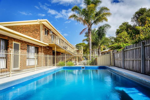 Allambi Holiday Apartments - Tourism Brisbane 0