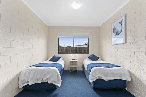 Allambi Holiday Apartments - Tourism Brisbane 6