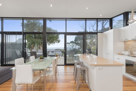 Ocean View Treetops Retreat - Tourism Brisbane 12