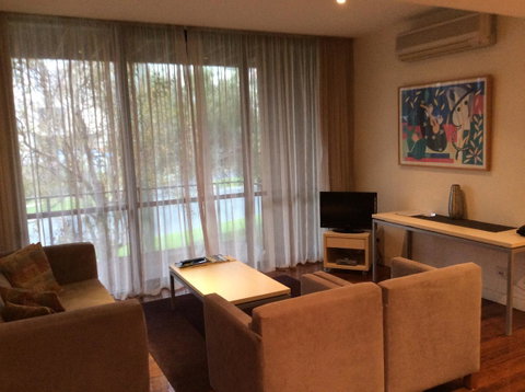 Phillip Island Apartments - Brisbane Tourism 25