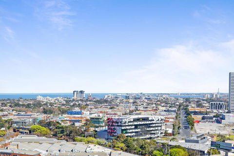 Complete Host Tiara Apartments - Brisbane Tourism 10