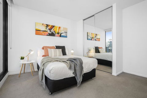 Complete Host Tiara Apartments - Brisbane Tourism 13