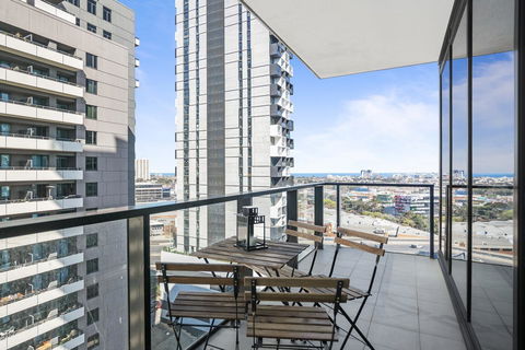 Complete Host Tiara Apartments - Brisbane Tourism 11