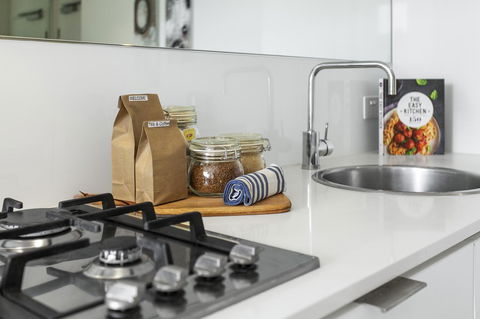 Complete Host Tiara Apartments - Brisbane Tourism 25