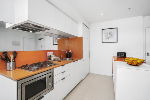 Complete Host Tiara Apartments - Brisbane Tourism 15