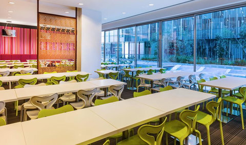 Travelodge Hotel Melbourne Docklands - Tourism Brisbane 16