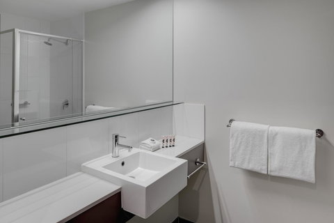 Travelodge Hotel Melbourne Docklands - Tourism Brisbane 14