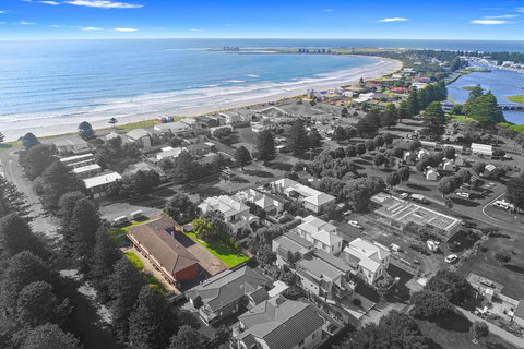 Eastern Beach Holiday Units - Brisbane Tourism 7