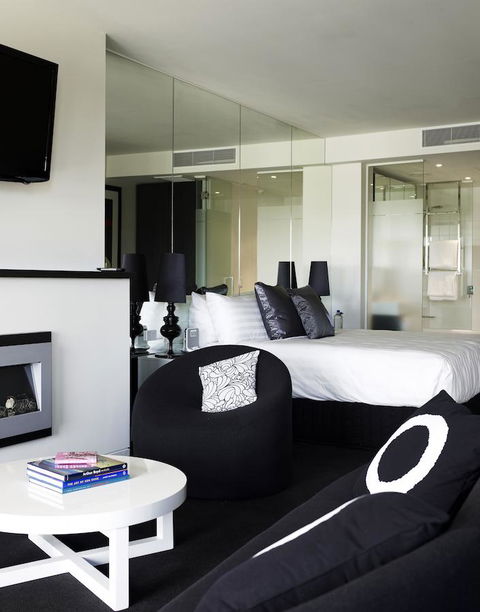 The Cullen Melbourne - Art Series - Brisbane Tourism 26