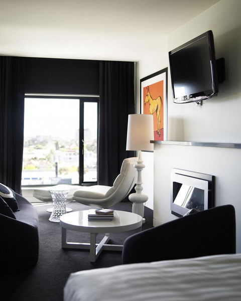 The Cullen Melbourne - Art Series - Brisbane Tourism 13
