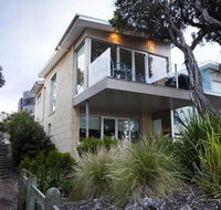 Battery Cove Beach Front Apartment - Tourism Brisbane