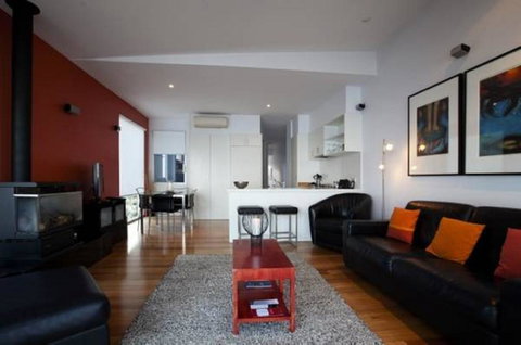 Battery Cove Beach Front Apartment - Brisbane Tourism 8