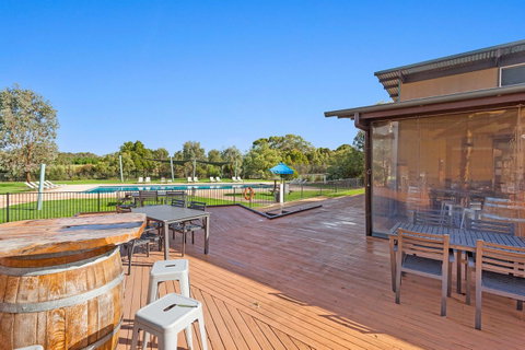 Rural 5 Star Villa\'s With Resort Amenities - Brisbane Tourism 15