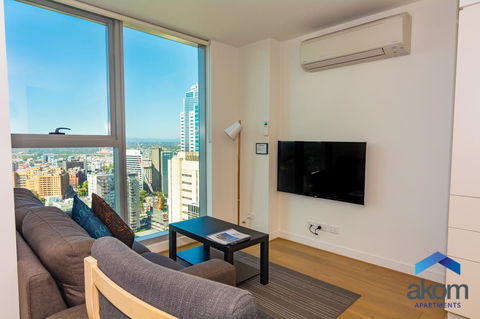 AKOM Melbourne - Brisbane 4u 8