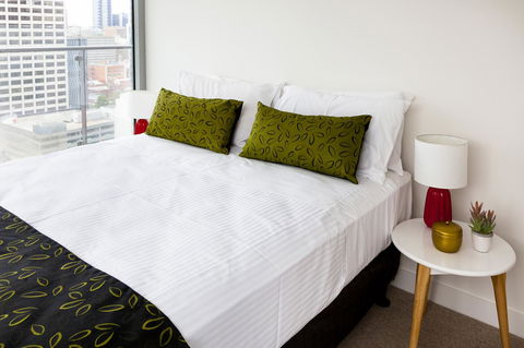 AKOM Melbourne - Brisbane 4u 40