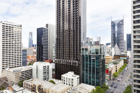 AKOM Melbourne - Brisbane 4u 0