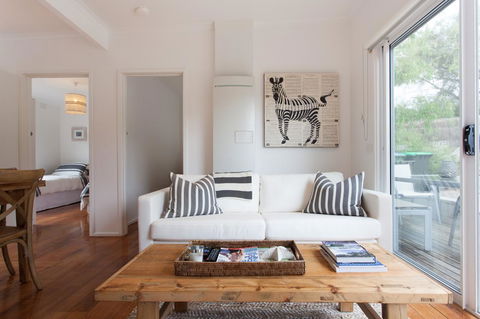 Capella Villa No. 4 - Stunning Luxury Decor Inside And Out - Brisbane Tourism 3