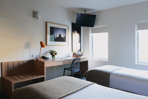 Saint Kilda Beach Hotel - Formerly Rydges St Kilda - Brisbane Tourism 13