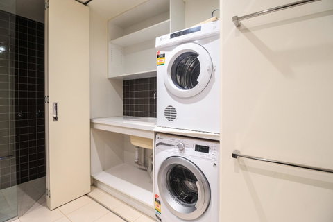 Mono Apartments On Freshwater Place - Brisbane Tourism 27