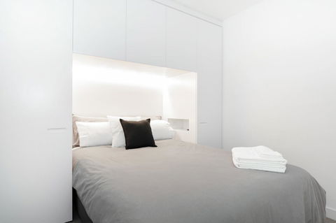 Modern Apartment In The Heart Of St Kilda - Tourism Brisbane 12