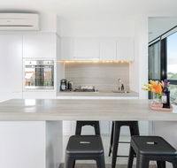 Modern Apartment in the heart of St Kilda - Tourism Brisbane