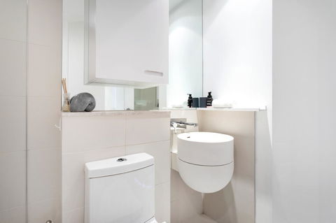 Modern Apartment In The Heart Of St Kilda - Tourism Brisbane 14