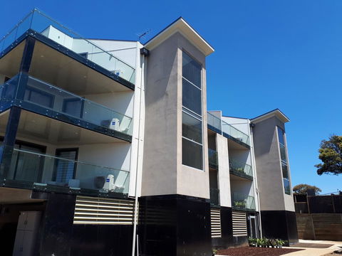 Apartments In Phillip Island Towers - Block C - Brisbane Tourism 32