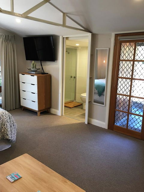The Cosy Bungalow - Tourism Brisbane 3