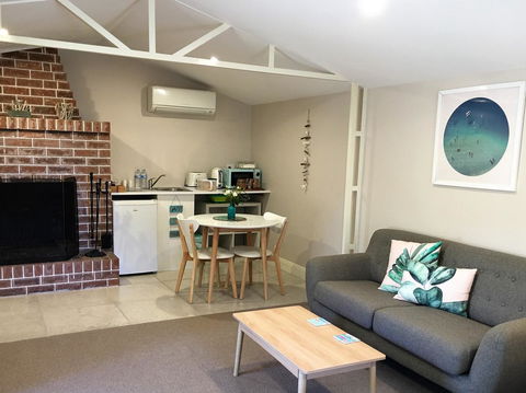 The Cosy Bungalow - Tourism Brisbane 7