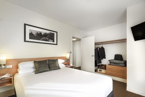 Ibis Melbourne Hotel And Apartments - Tourism Brisbane 13