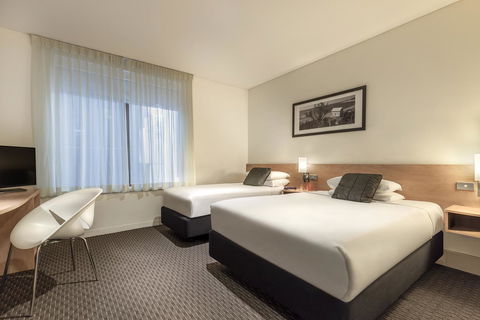 Ibis Melbourne Hotel And Apartments - Tourism Brisbane 7