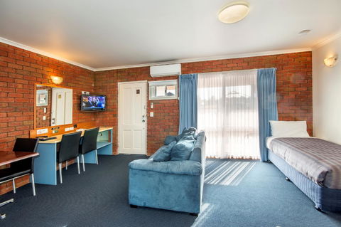 Torquay Tropicana Motel - Tourism Brisbane 23