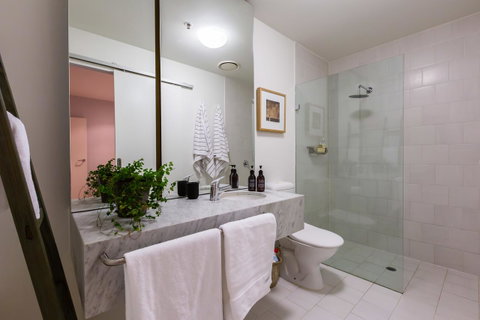 Auguste, Melbourne CBD Private Accommodation With Parking - Brisbane Tourism 11