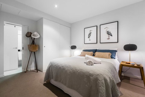 Auguste, Melbourne CBD Private Accommodation With Parking - Brisbane Tourism 4