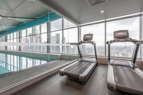 Auguste, Melbourne CBD Private Accommodation With Parking - Brisbane Tourism 13
