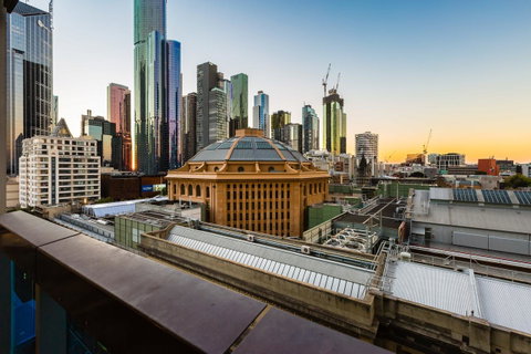 Auguste, Melbourne CBD Private Accommodation With Parking - Brisbane Tourism 5