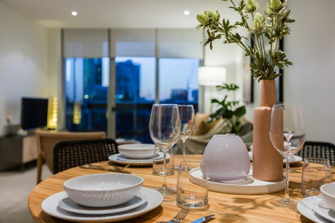 Auguste, Melbourne CBD Private Accommodation With Parking - Brisbane Tourism 12