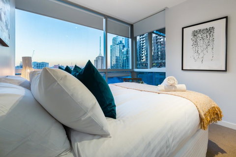 Auguste, Melbourne CBD Private Accommodation With Parking - Brisbane Tourism 6