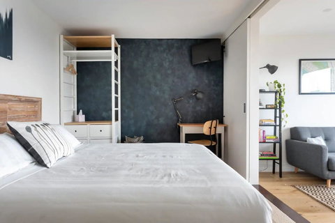 BestView St Kilda Spectacular Sunset Hideaway - Boutique Self-contained Luxury Apartment - Brisbane Tourism 3