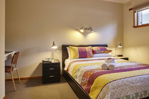 Goldfield Holiday Units - Brisbane Tourism 1